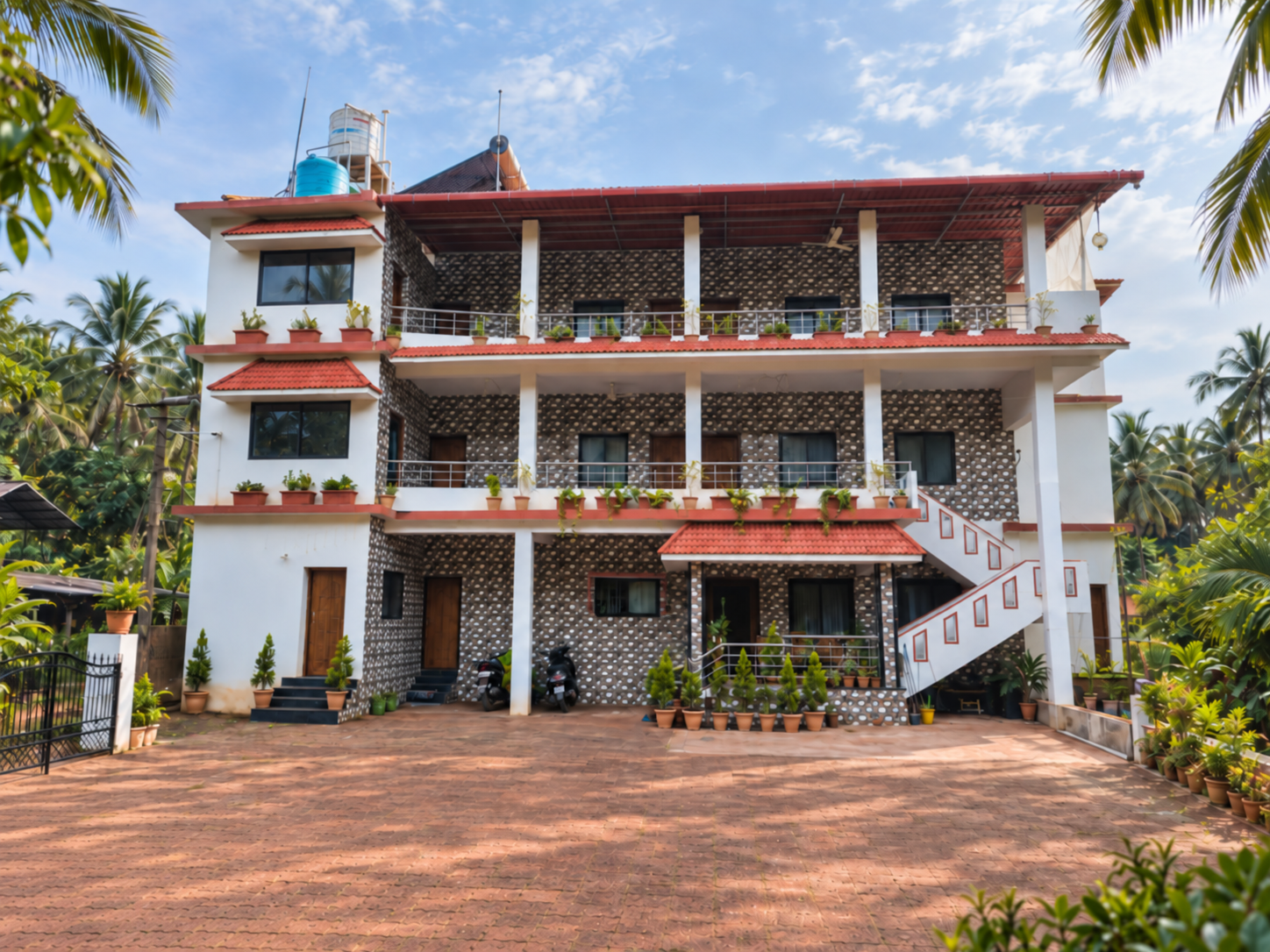 Contact & Location Lopez Paradise Homestay exterior in Honnavar